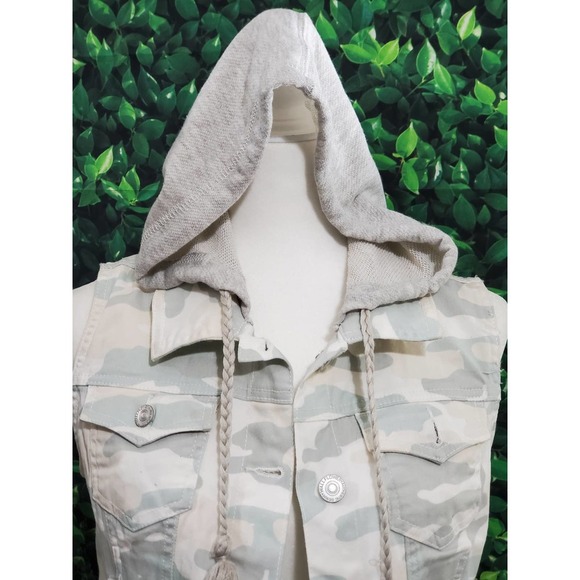 Wallflower Light pink & Green Camo Vest with Hoodie - Small - Picture 3 of 8